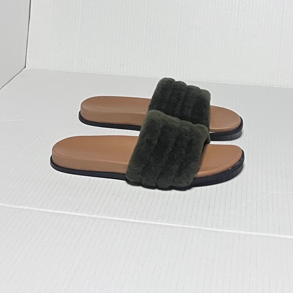 Garnet Hill Daria Slides - Picture 10 of 11